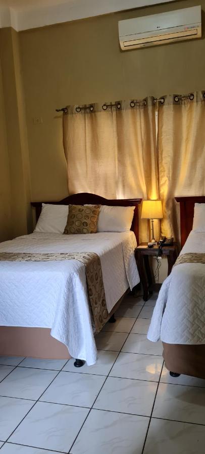 Hotel Plaza Floresta San Miguel Bagian luar foto