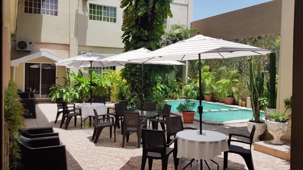 Hotel Plaza Floresta San Miguel Bagian luar foto